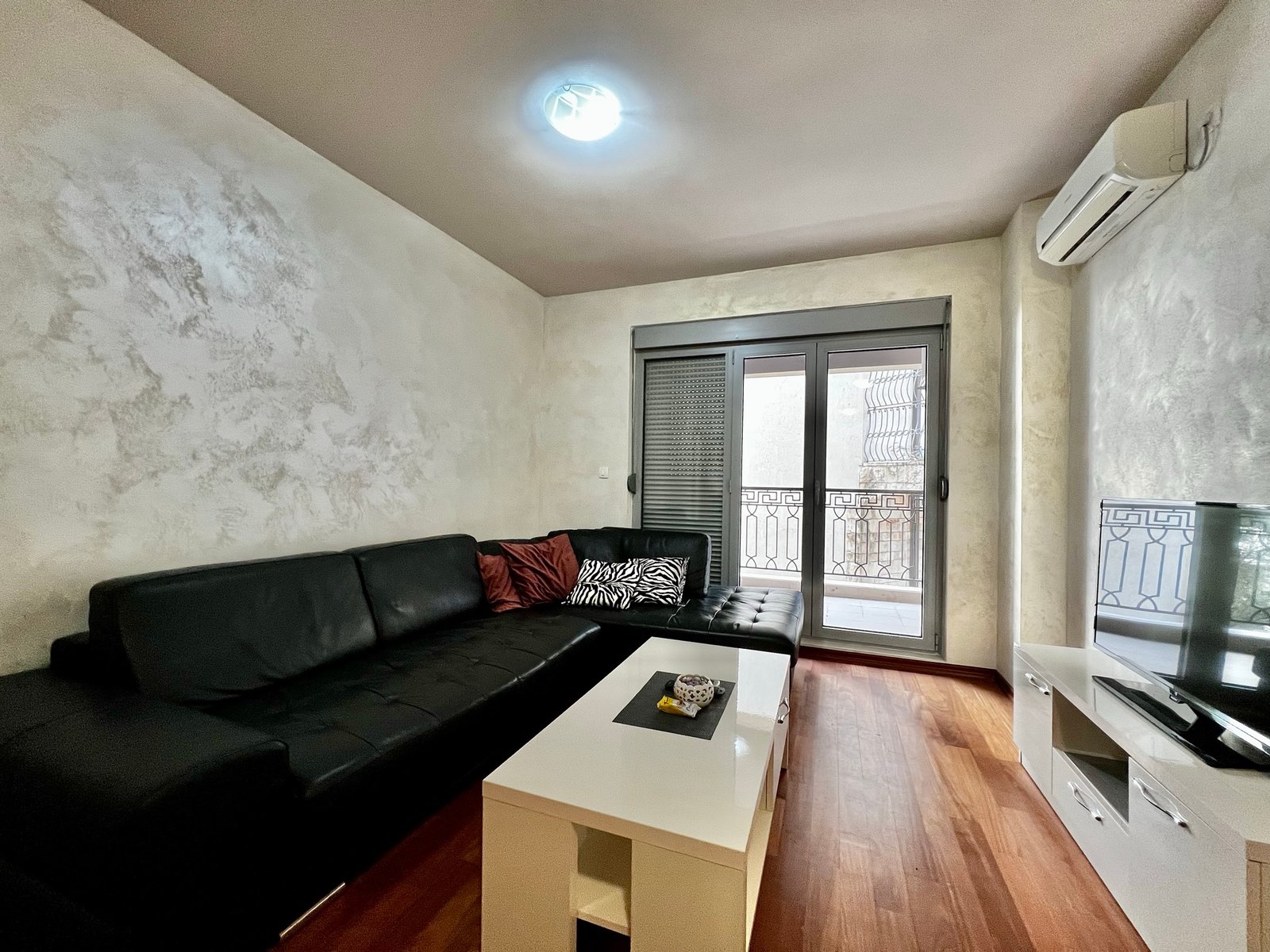 9321d4d0-aac0-438f-9da2-9d5a082383c7_1_102_a