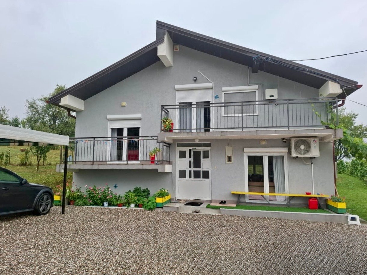 2b94429b-db67-4f04-8409-87c255797077